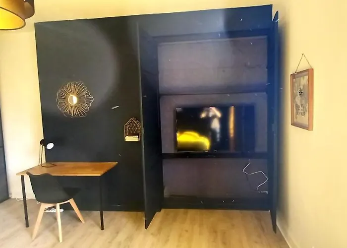 Histoire De Loire - Savennieres Sdb Partagee Gasthuis Saumur