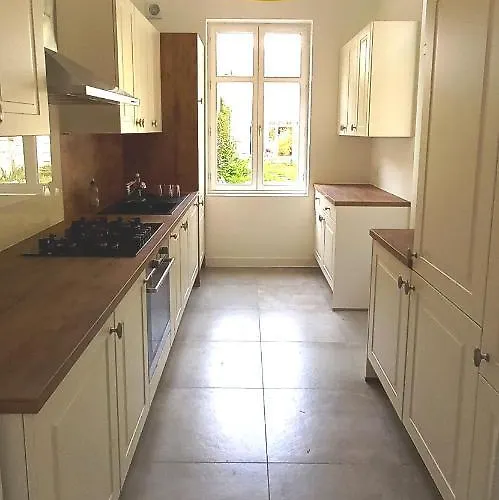 Histoire De Loire - Savennieres Sdb Partagee Gasthuis Saumur